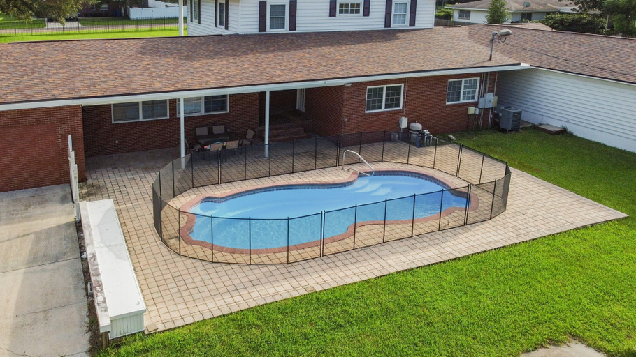 Sport & Beauty, A Large Tropical 7 Bedroom Estate by RedAwning, Hillsborough