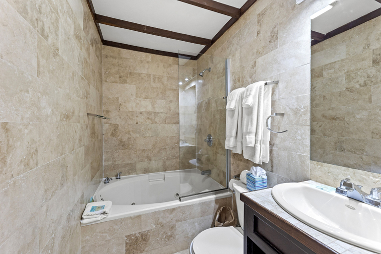 Bathroom 5, Umaya Resort & Adventures