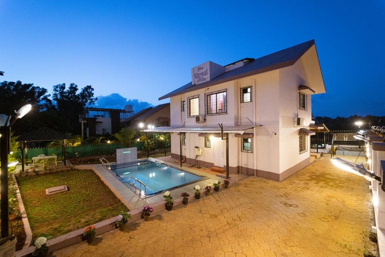 Swimming pool 3, The Royal Villa, Satara