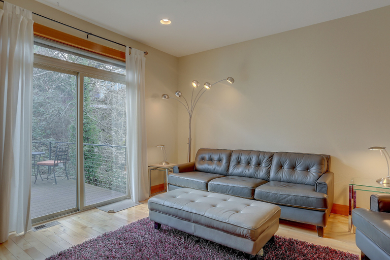 Living area 3, Spacious B2 Townhome with Fireplace and BBQ on the Deck by RedAwning, Hood River