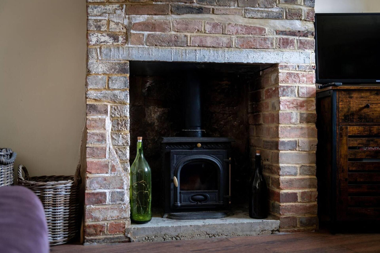 Others 4, Adorable and Cosy Tiny Cottage, East Sussex