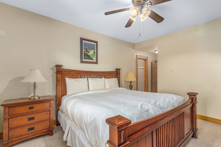 Room 5, Hallett Peak 101 2 Bedroom Condo by RedAwning, Larimer