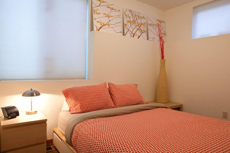 Room 5, Bridge View Loft 3 Bedroom Condo by RedAwning, Hood River