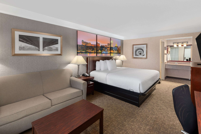 Bedroom 4, Days Inn by Wyndham Columbia Kentucky, Adair