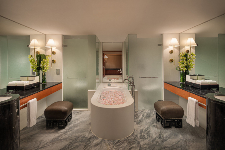 Others 5, Mandarin Oriental, Hong Kong, Hong Kong Island