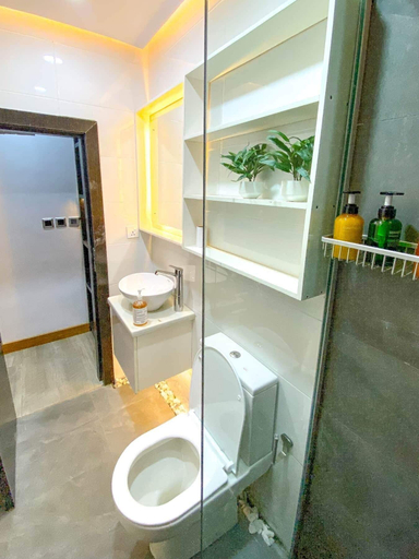 Bathroom 5, LEADWORT HOTELS, Ikwerre
