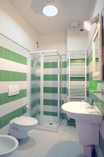 Bathroom 10