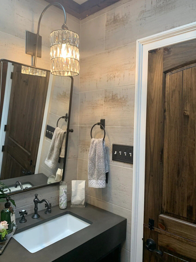 Bathroom 4, Historic Boyd Harvey House and Grounds 2 Bedroom Home by RedAwning, Knox