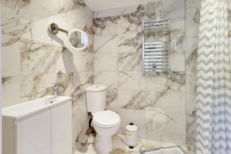 Others 4, Master accommodation suite 9 single room With roof top views, East Sussex
