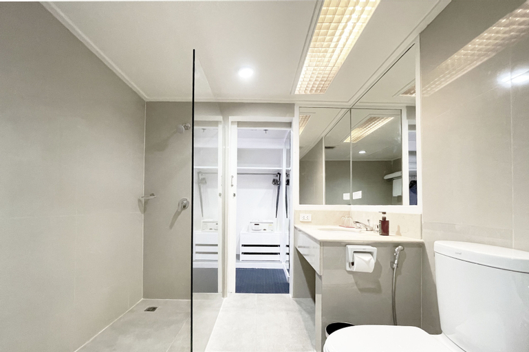 Bathroom 6