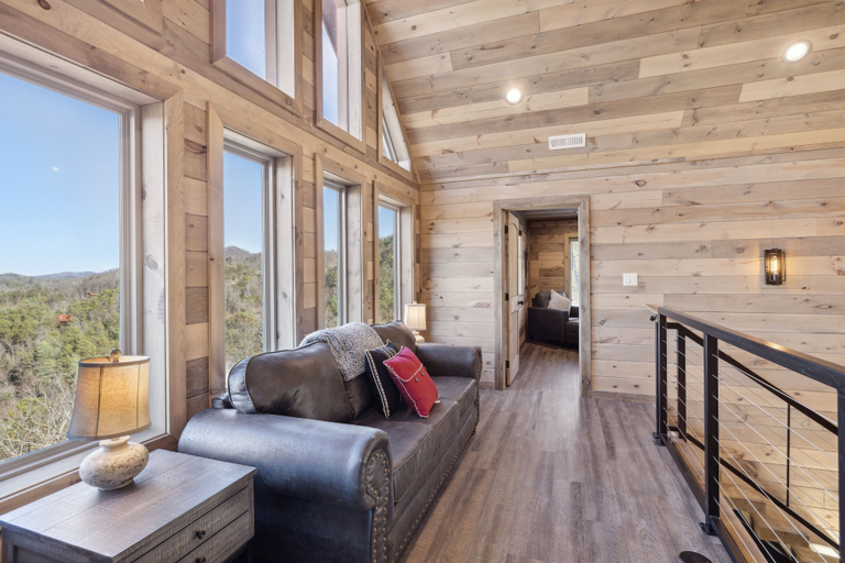 Others 4, Treehouse Lodge 5 Bedroom Cabin by RedAwning, Sevier