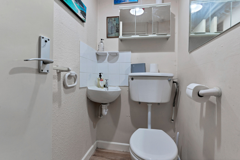 Bathroom 3, Kensington 3 Bedroom Flat Close2subway, London