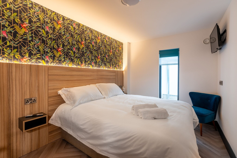 Others 4, Hotel No.9, Derry and Strabane