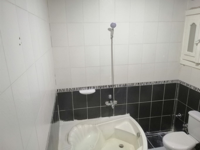 Bathroom 4, Anubis Kingdom Pyramids View, Unorganized in Al Jizah