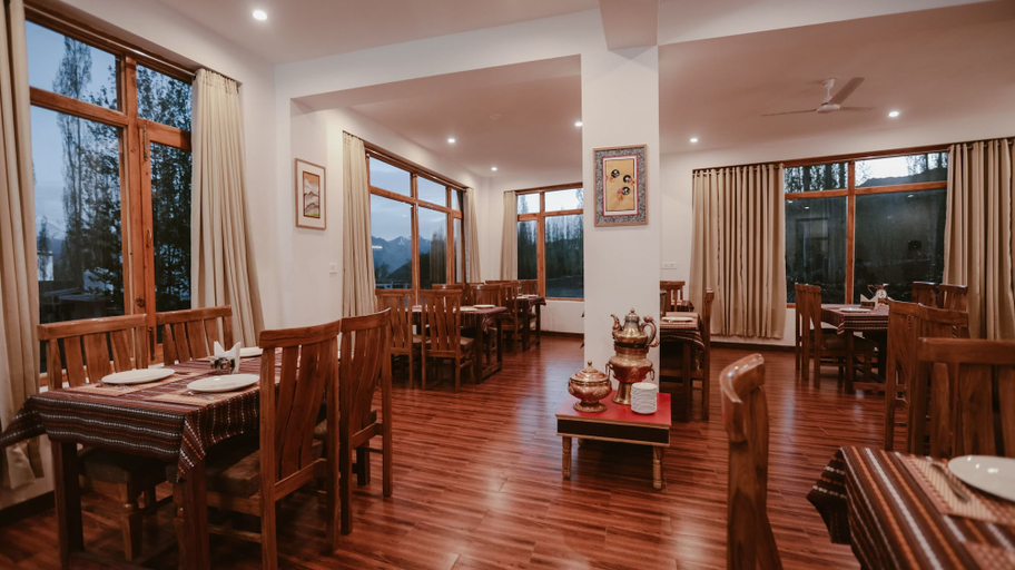 Food & Drinks 5, Hotel Youthok Heritage, Leh