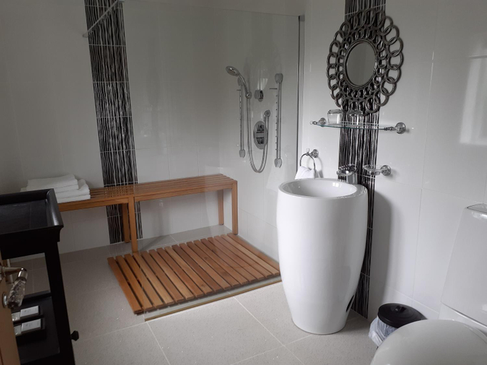 Others 5, The Cobblers Bed and Breakfast, Worcestershire