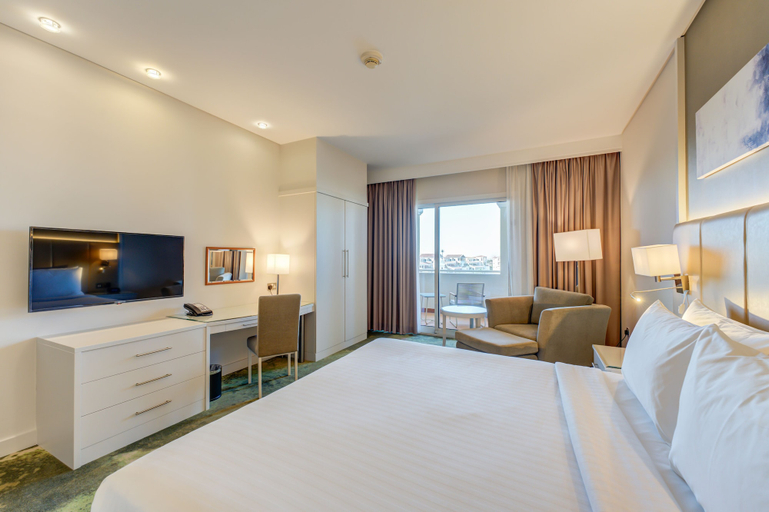 Bedroom 3, Millennium Lakeview Hotel, Dubai