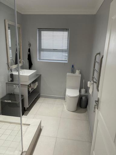 Bathroom 12