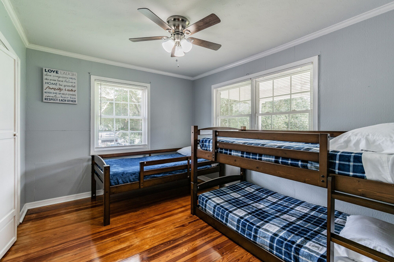 Bedroom 2, A Large Tropical 7 Bedroom Estate by RedAwning, Hillsborough