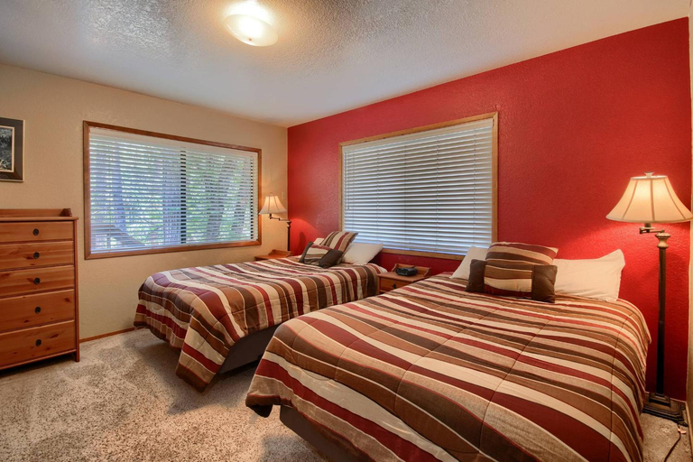 Facilities 4, 69 Bordentown West, Mariposa