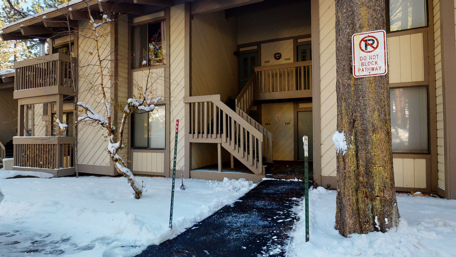 Exterior 4, Horizons 4 186 Centrally Located, Spacious Mammoth Home with Cozy Fireplace by RedAwning, Mono