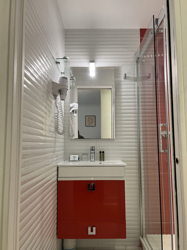 Bathroom 4, Hôtel La Sanguine, Paris