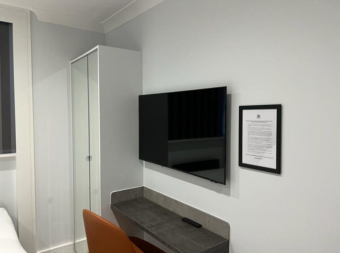 Others 4, MSK Elite, London