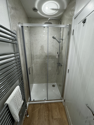 Bathroom 4, Watermead House, Somerset