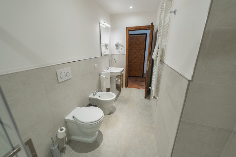 Bathroom 4, Corte di Valle Wine and Resort, Florence