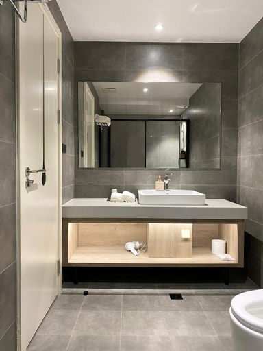 Bathroom 3, Chapter 127, Tainan