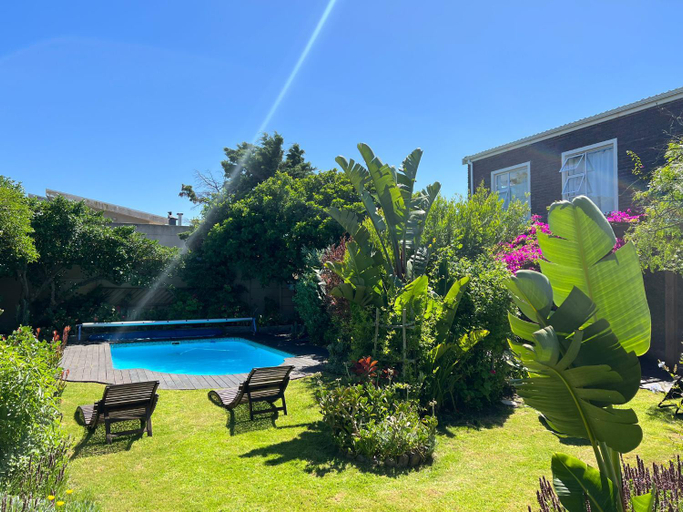 Exterior view 4, Sunset Beach Living Guesthouse, City of Cape Town