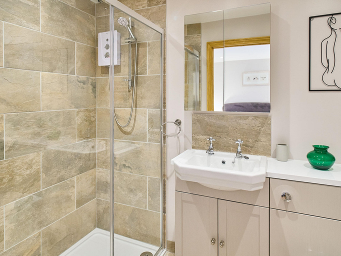 Bathroom 4, Host Stay Cobnut Barn, Kent