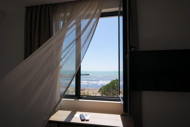 Others 5, AFA Hotel, Durrësit