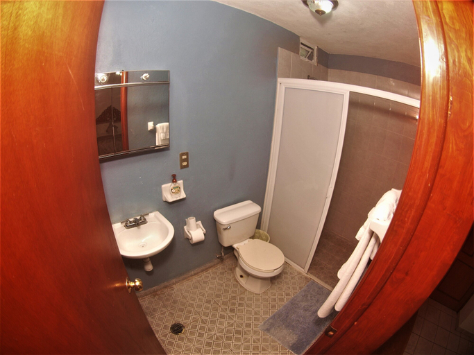 Bathroom 5, Hostal Casa Blanca, Comala