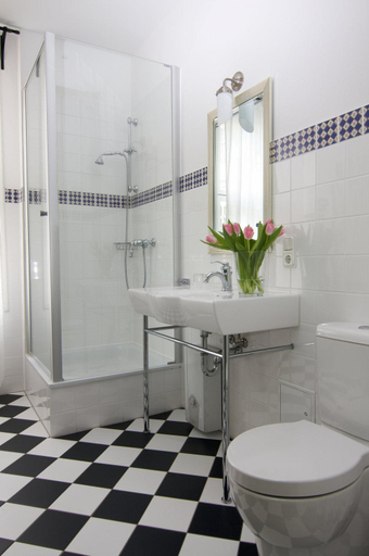 Bathroom 3, Kunsthaus, Harz