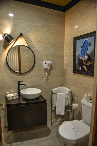 Bathroom 2, Hotel América, Porto
