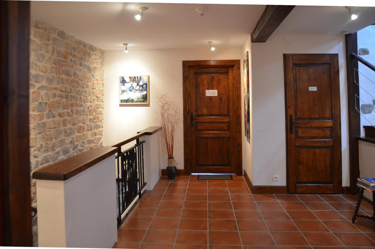 Public Area 2, Le Clos des Pommes, Moselle