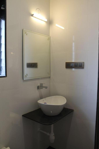 Bathroom 2, Windchime Cottages, Raigarh
