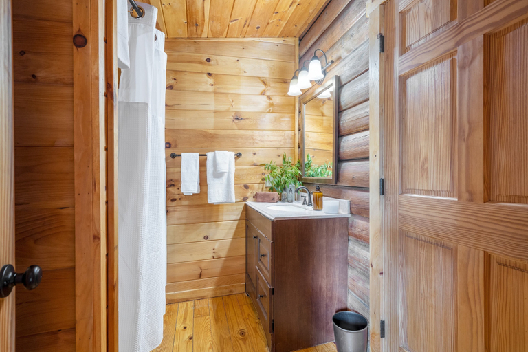 Bathroom 3, Little Sparrow by Avantstaydowntown Pigeon Forge Cabin, Sevier
