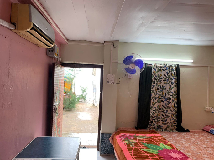 Bedroom 2, Holud Pakhi, South 24 Parganas