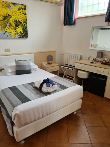 Bedroom 3, Albis Rooms Guest House, Rome
