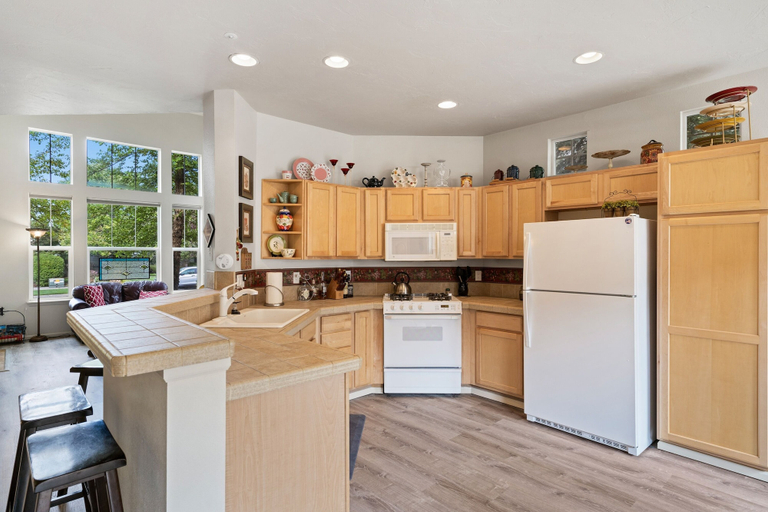 Private kitchen 5, Old Mill Proxi 2 Bedroom Townhouse by RedAwning, Deschutes