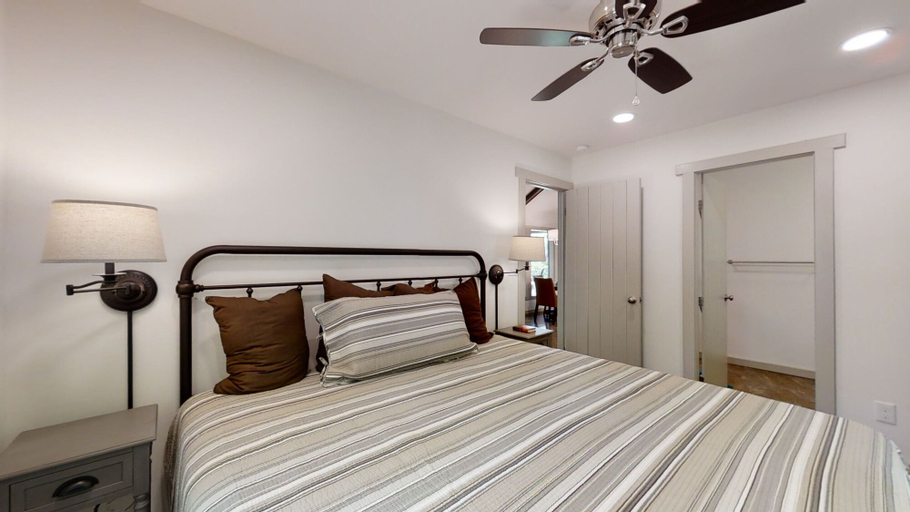 Bedroom 3, Happy Camper 1 Bedroom Cottage by RedAwning, Sevier
