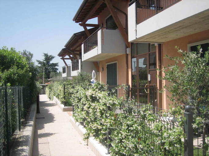 Apartments in Lazise - Gardasee 30250, Verona