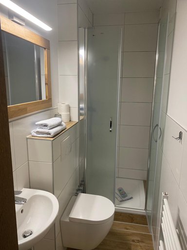 Bathroom 4, Hotel zum Schiffchen, Viersen