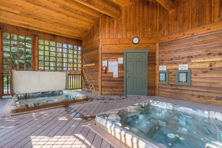 Spa, The Pines 202 2 Bedroom Condo by RedAwning, Routt