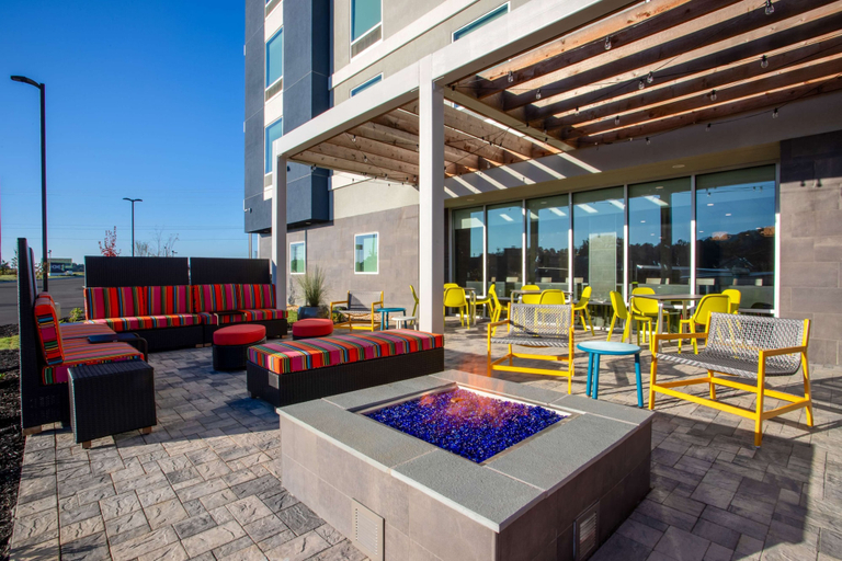 Food & Drinks 4, Home2 Suites By Hilton Calhoun, Gordon