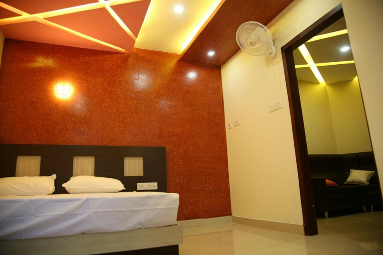 Others 5, City Tower Lodge, Malappuram