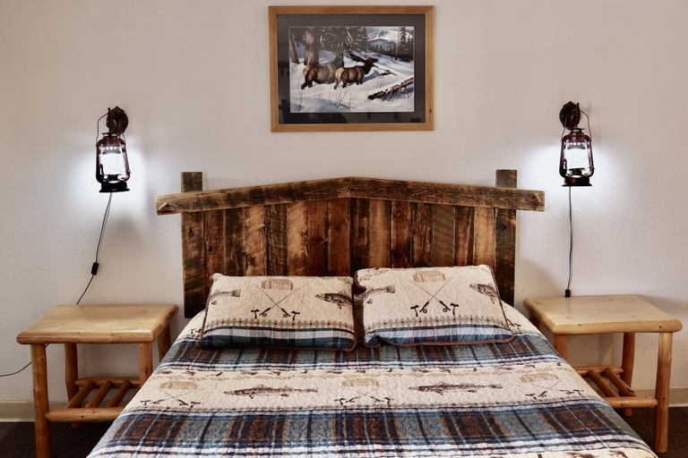 Bedroom 3, Rocky Mountain Lodge, Fremont
