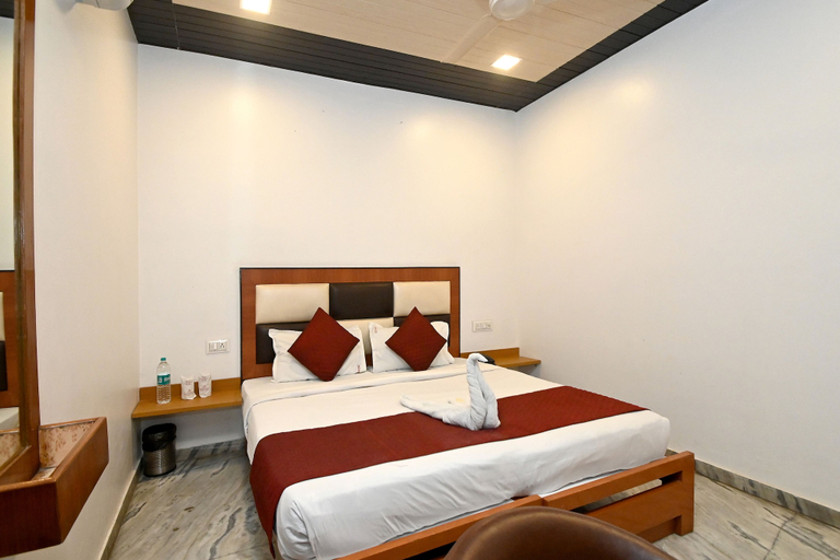 Bedroom 3, Hotel Paradise Continental, Jaipur
